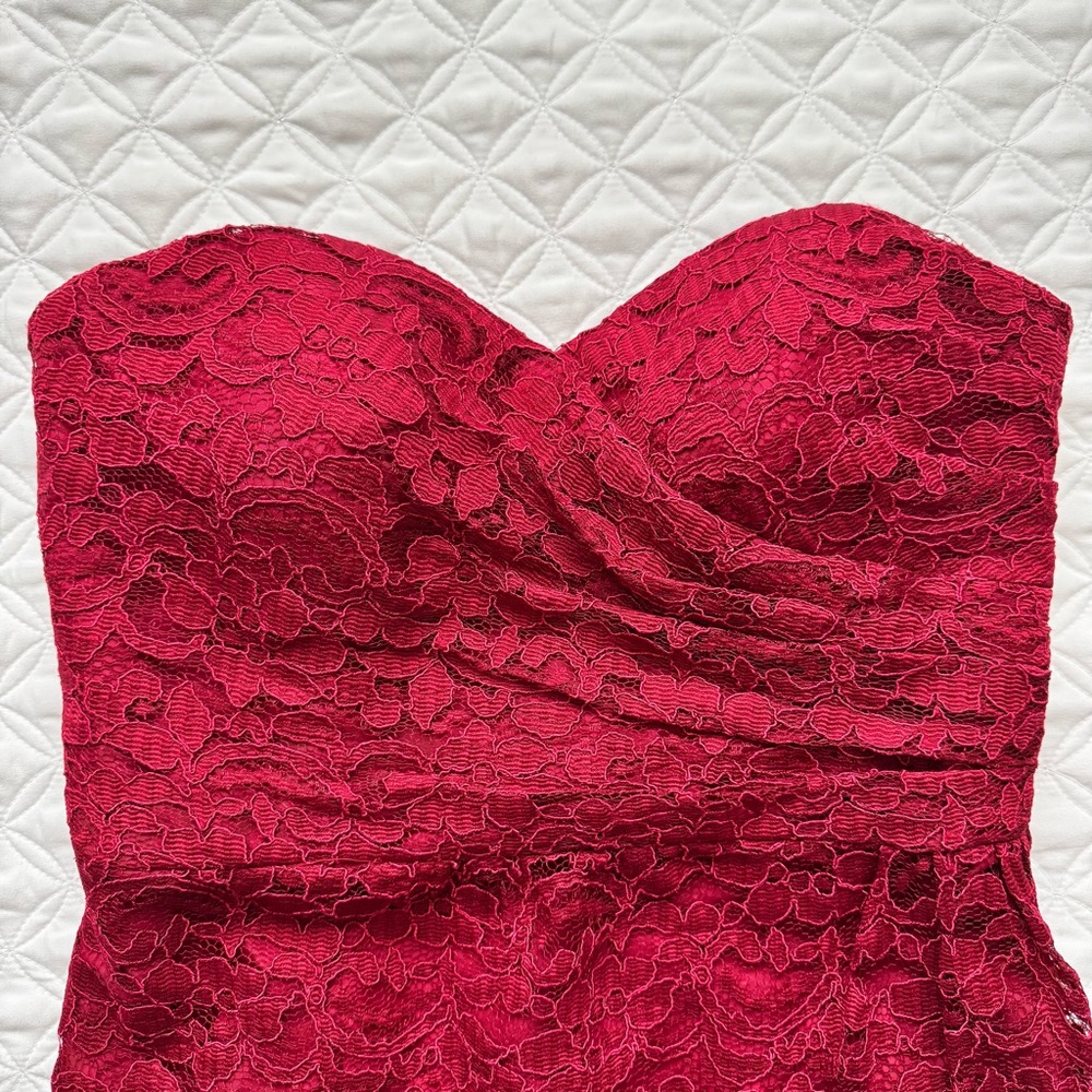 David's Bridal Red Lace Strapless Sweetheart Neckline Mini Dress Size 8 - Picture 5 of 11